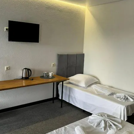 Holm Hotel *